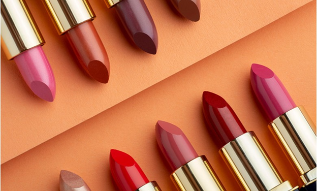 معرفی انواع رژ لب؛ مدل‌، بافت‌ و تفاوت آن‌ها